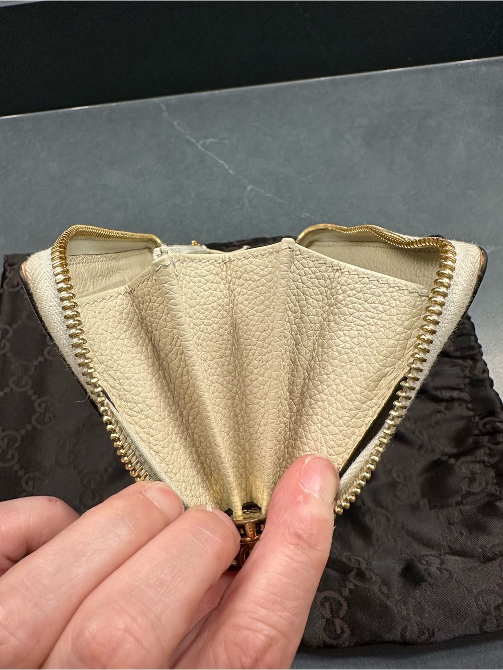 Gucci Zumi Zip Around Wallet-COA included - Picture 14 of 15